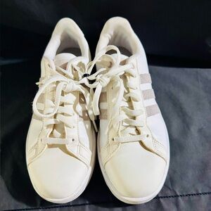 Women's ADIDAS Cream Lace-Up Casual Sneakers